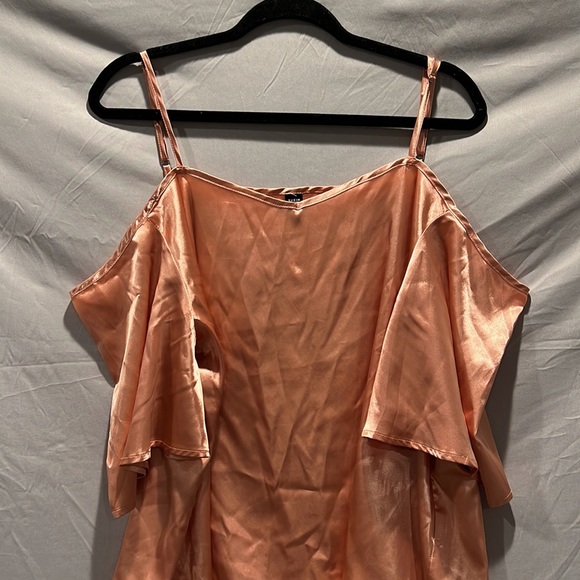 Cold shoulder shirt - Picture 2 of 3